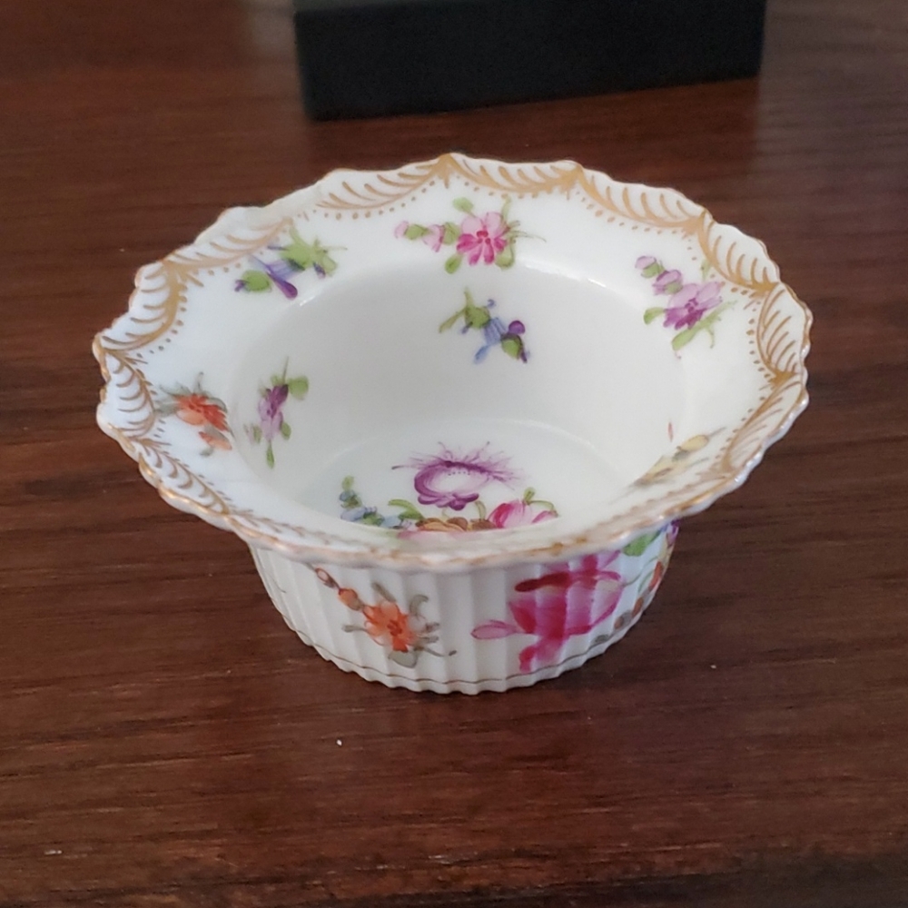 ANTIQUE  H SWEDEN MINI TRINKET